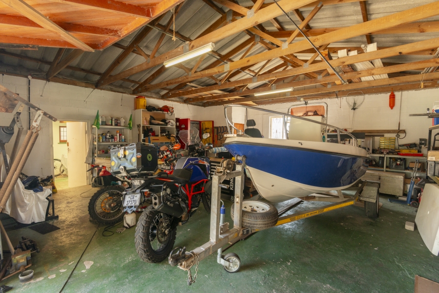 3 Bedroom Property for Sale in Middedorp Western Cape